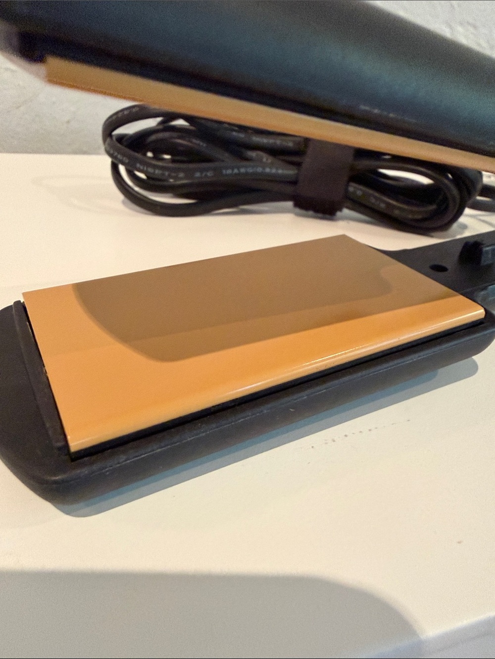 CHI Hair Straightener - wide plates - Picture 5 of 5
